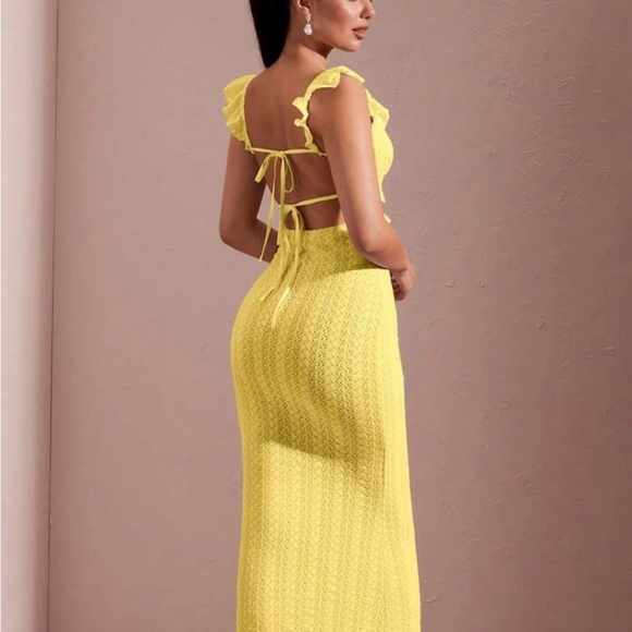 - Yellow Plunge Neck Flutter Sleeve Bodycon Maxi Dress - Picture 3 of 4